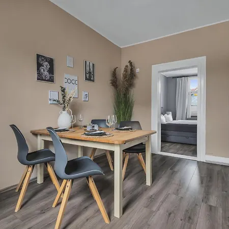 Hirsch Luchs - Zentral - Modern - Gross Apartment *