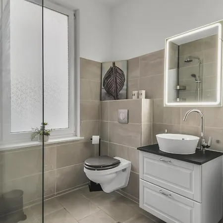 Hirsch Luchs - Zentral - Modern - Gross Apartment