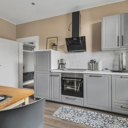 Hirsch Luchs - Zentral - Modern - Gross *