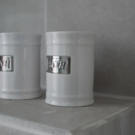 Hirsch Luchs - Zentral - Modern - Gross Apartment