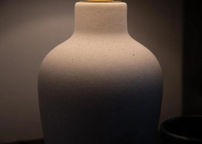 Hirsch Luchs - Zentral - Modern - Gross