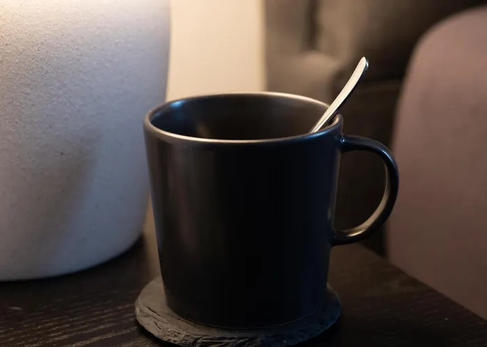 Hirsch Luchs - Zentral - Modern - Gross